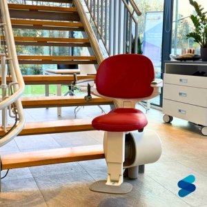 Flow X Treppenlift als Vorführmodell im STUFENLOS Lift-Zentrum in Karlsruhe.