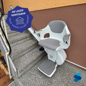 Handicare Treppenlift außen. Heute bestellt, morgen geliefert.jpg