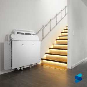 plg 7 RollstuhlPlattformlift im öffentlichem gebäude