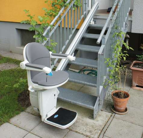 ein aussentreppenlift erleichtert den alltag