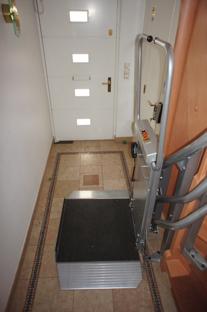 plattformlift innen gebraucht stufenlos