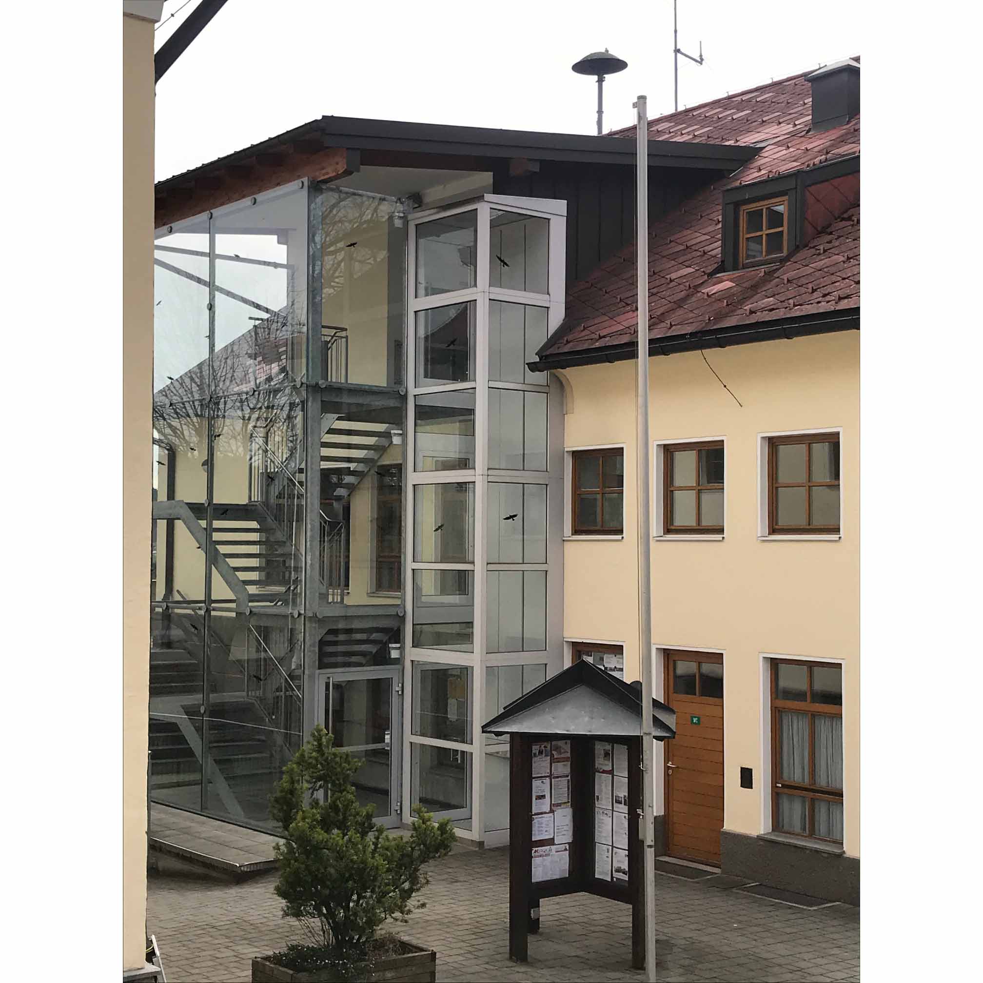 ascendor kleinaufzug aussen stahlschacht 1