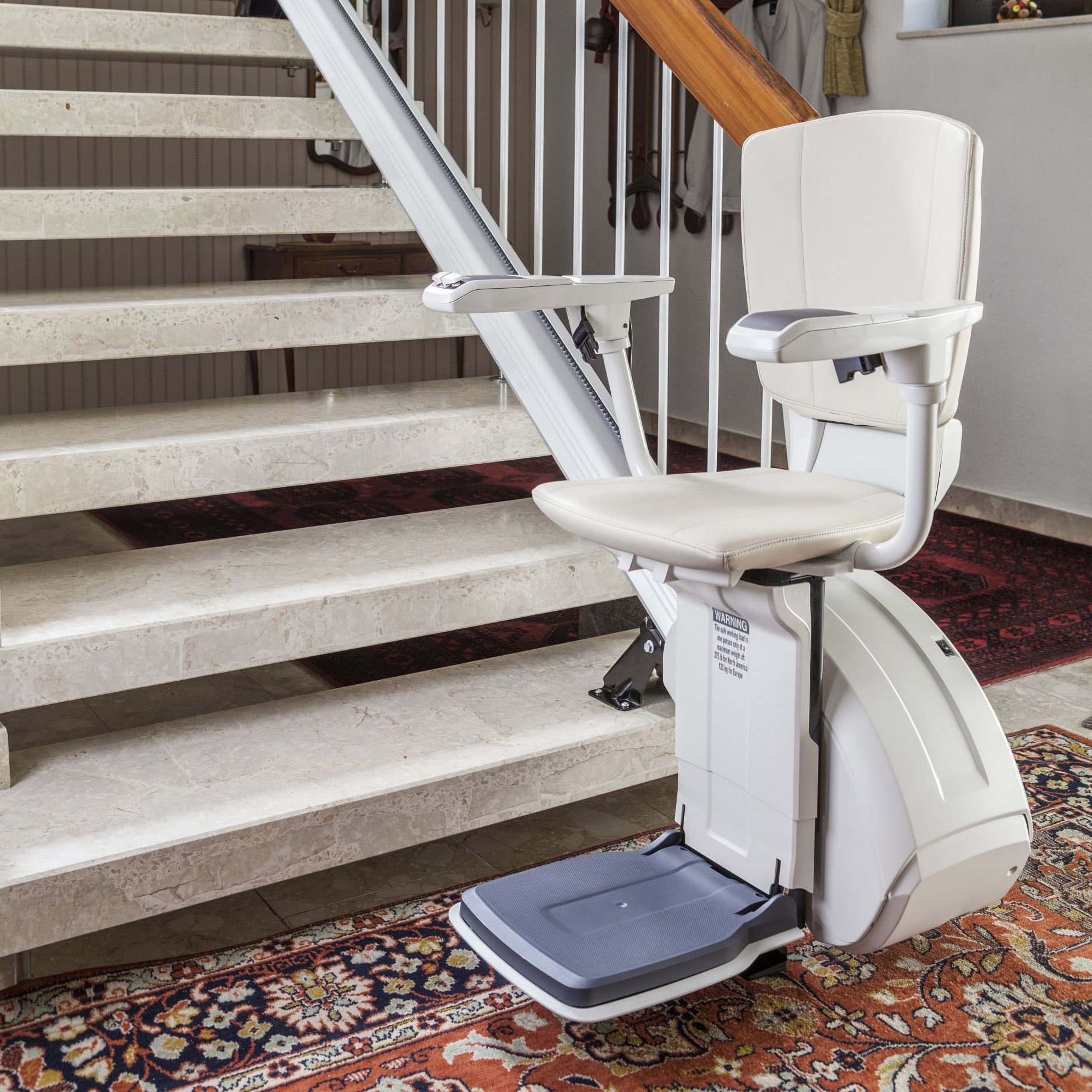 bild0 homeglide comfort gerader treppenlift 1