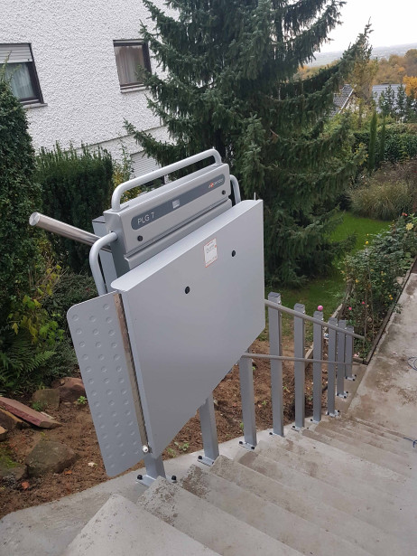ascendor plg7 rollstuhllift aussen
