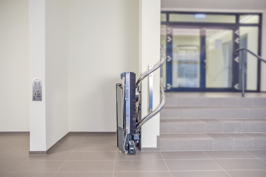 rollstuhllift innen plattform 1