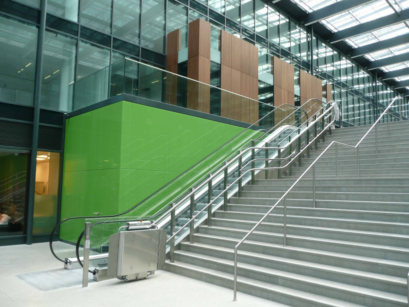 rollstuhlplattformlift innentreppe